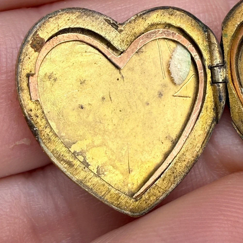 Vintage Heart Locket Necklace Gold Filled Horseshoe Engraved Luck  13in Biting